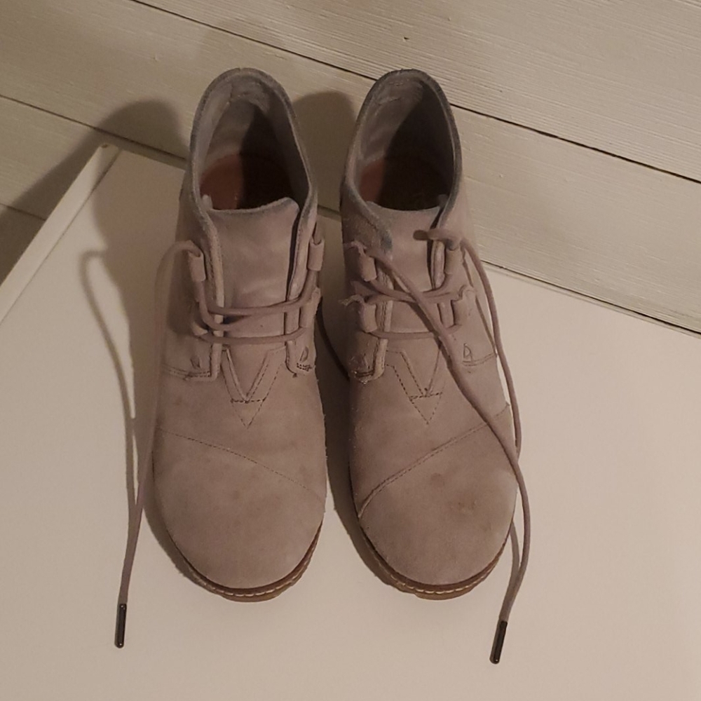 Toms suede wedges
